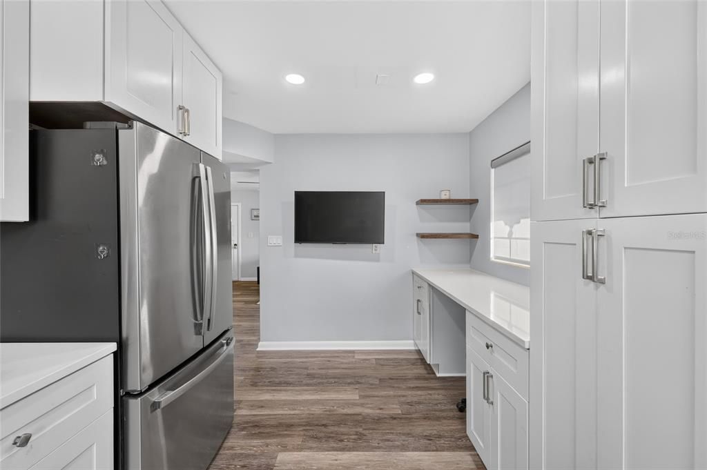 For Sale: $259,900 (2 beds, 1 baths, 1170 Square Feet)