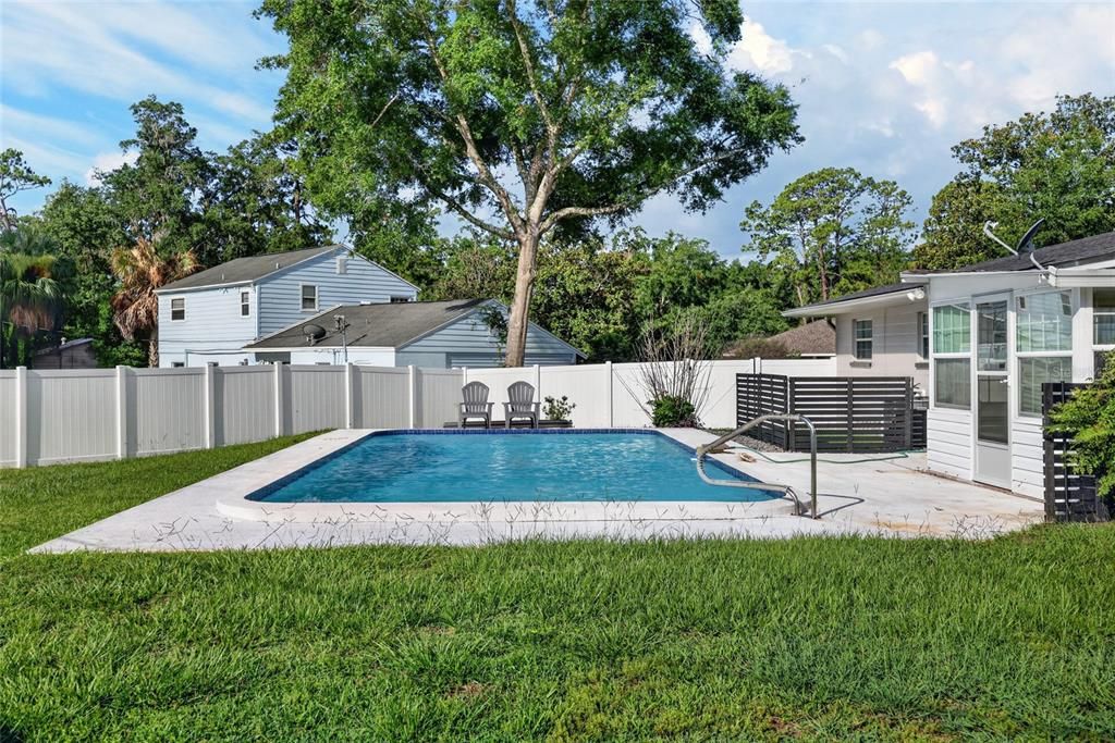 For Sale: $259,900 (2 beds, 1 baths, 1170 Square Feet)