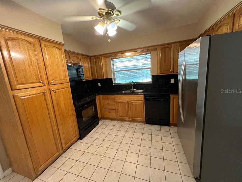 В аренду: $2,600 (3 спален, 2 ванн, 1537 Квадратных фут)