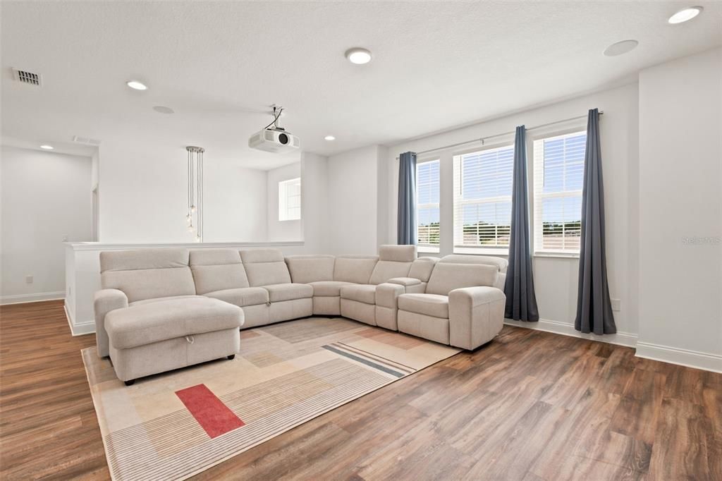 На продажу: $625,000 (5 спален, 5 ванн, 3689 Квадратных фут)
