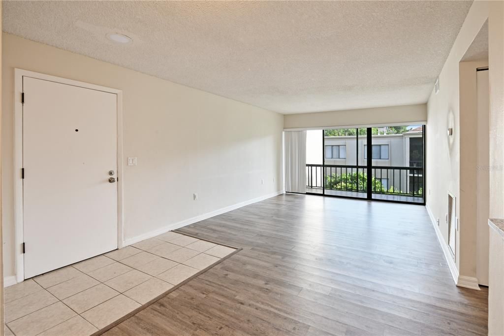 For Rent: $1,399 (2 beds, 2 baths, 828 Square Feet)