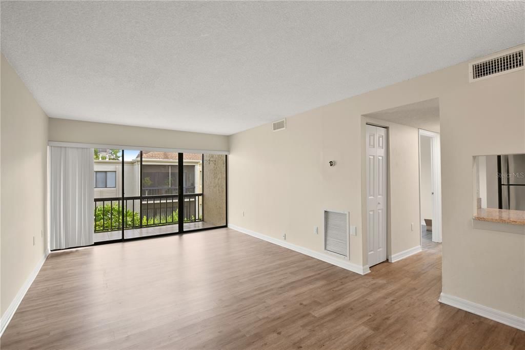 For Rent: $1,399 (2 beds, 2 baths, 828 Square Feet)