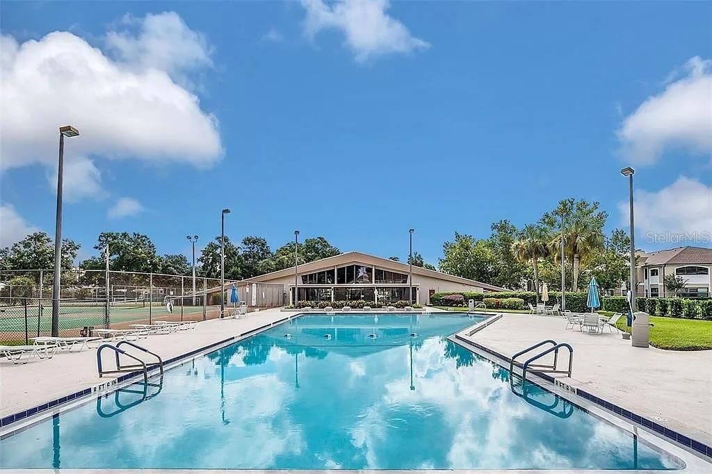 For Rent: $1,399 (2 beds, 2 baths, 828 Square Feet)