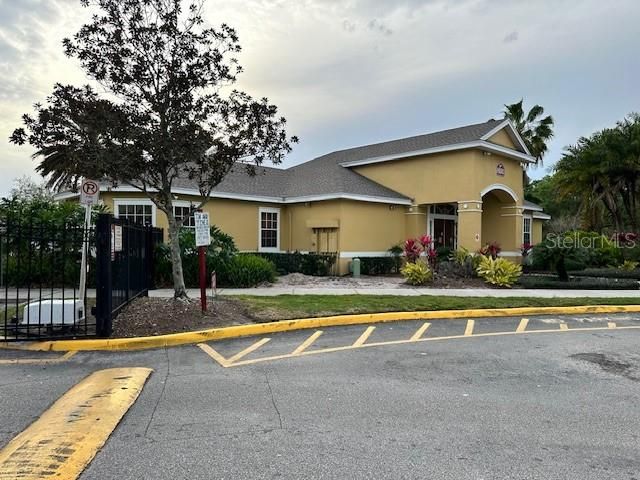 For Sale: $215,000 (2 beds, 2 baths, 1046 Square Feet)