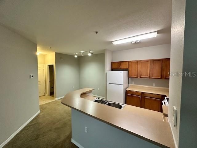 For Sale: $215,000 (2 beds, 2 baths, 1046 Square Feet)