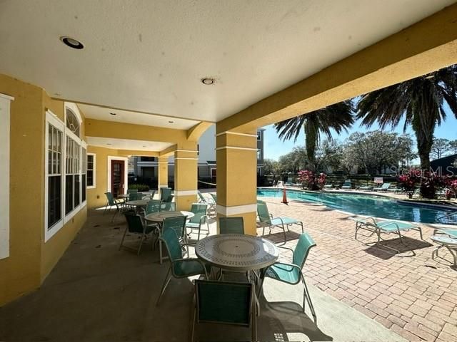 For Sale: $215,000 (2 beds, 2 baths, 1046 Square Feet)