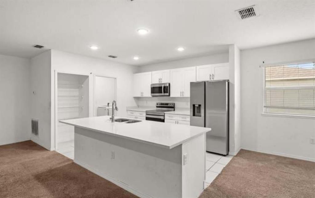 En Venta: $309,000 (4 camas, 2 baños, 1874 Pies cuadrados)