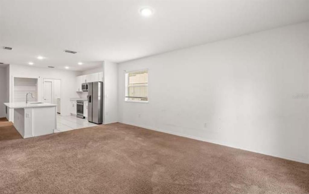 En Venta: $309,000 (4 camas, 2 baños, 1874 Pies cuadrados)