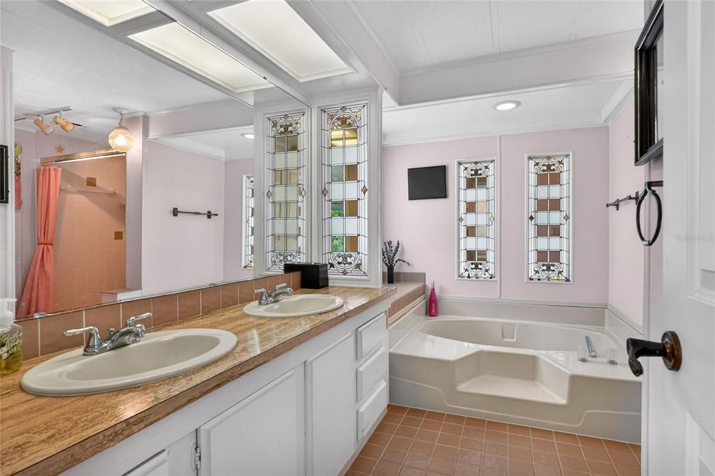 For Sale: $189,000 (2 beds, 2 baths, 1440 Square Feet)