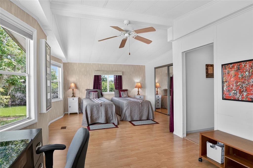 For Sale: $189,000 (2 beds, 2 baths, 1440 Square Feet)