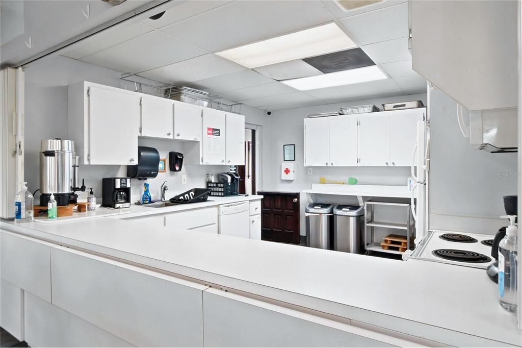 На продажу: $179,000 (2 спален, 2 ванн, 1440 Квадратных фут)