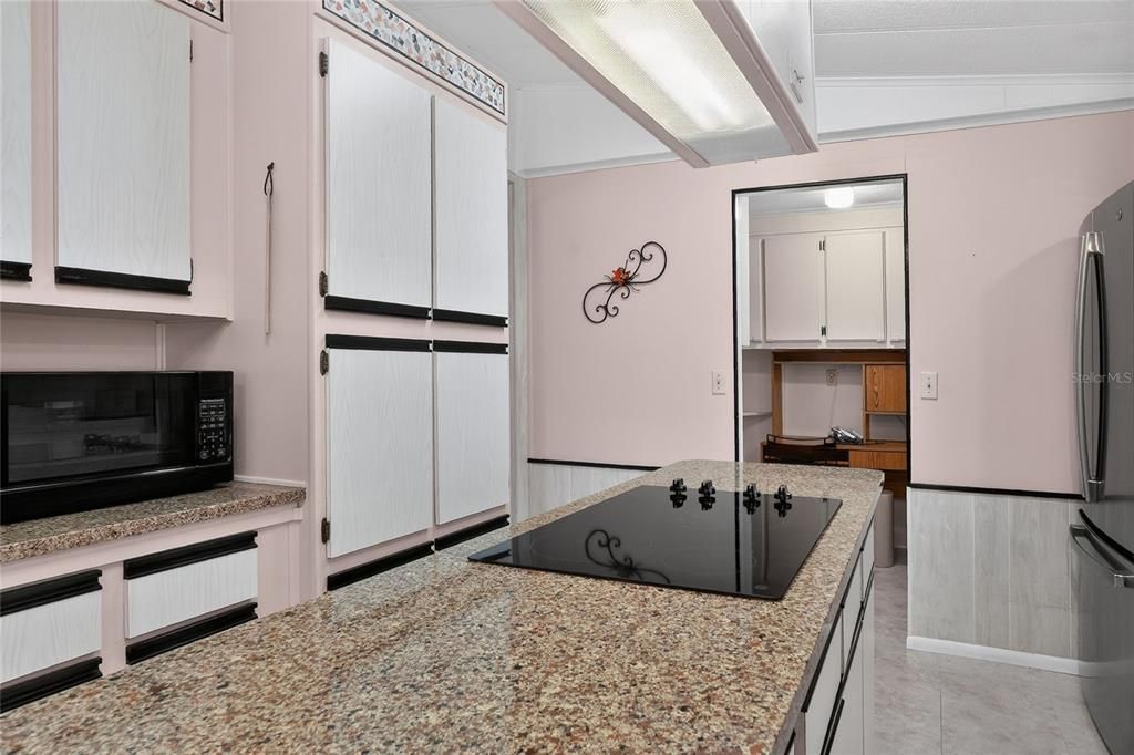 For Sale: $189,000 (2 beds, 2 baths, 1440 Square Feet)