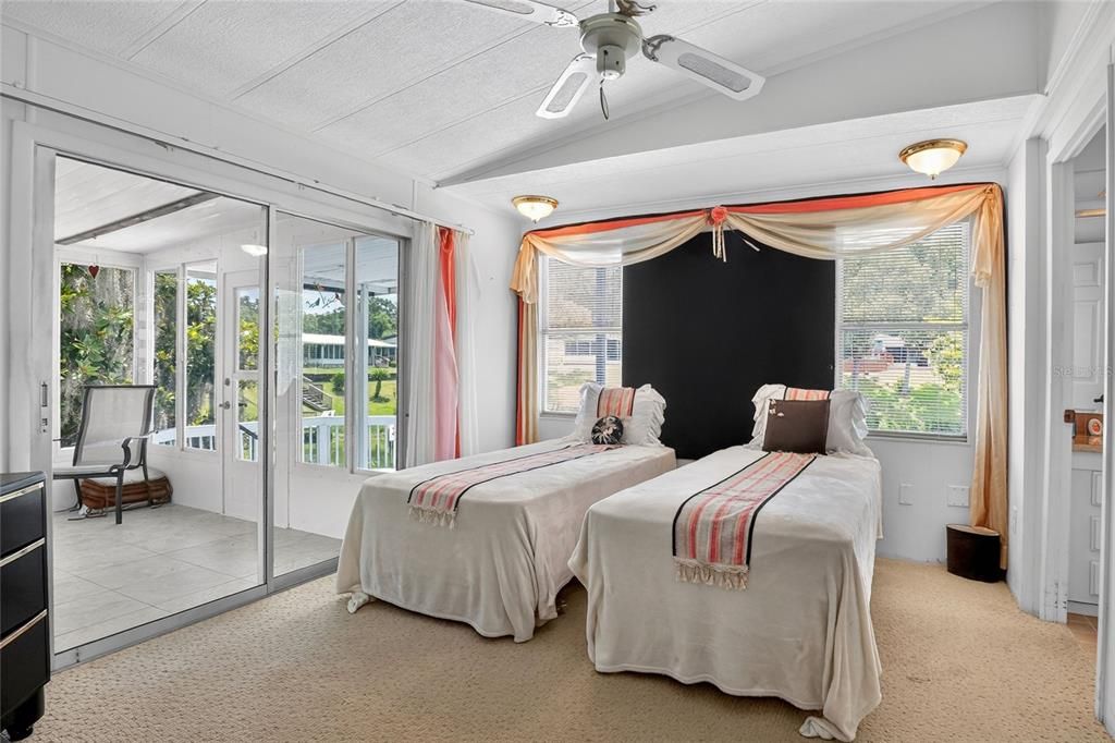 For Sale: $189,000 (2 beds, 2 baths, 1440 Square Feet)