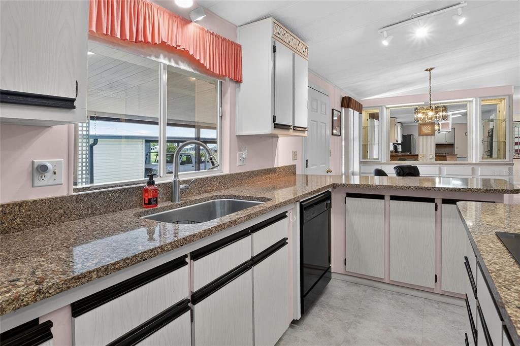 For Sale: $189,000 (2 beds, 2 baths, 1440 Square Feet)