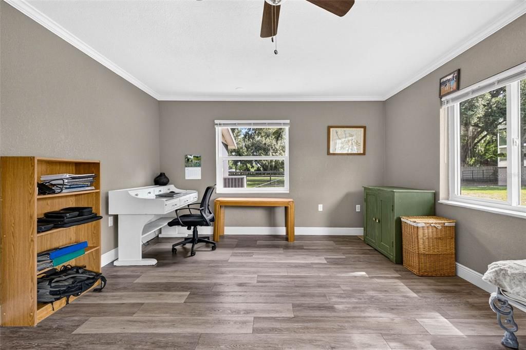 For Sale: $724,900 (3 beds, 2 baths, 1816 Square Feet)