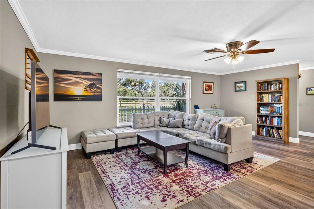 For Sale: $724,900 (3 beds, 2 baths, 1816 Square Feet)