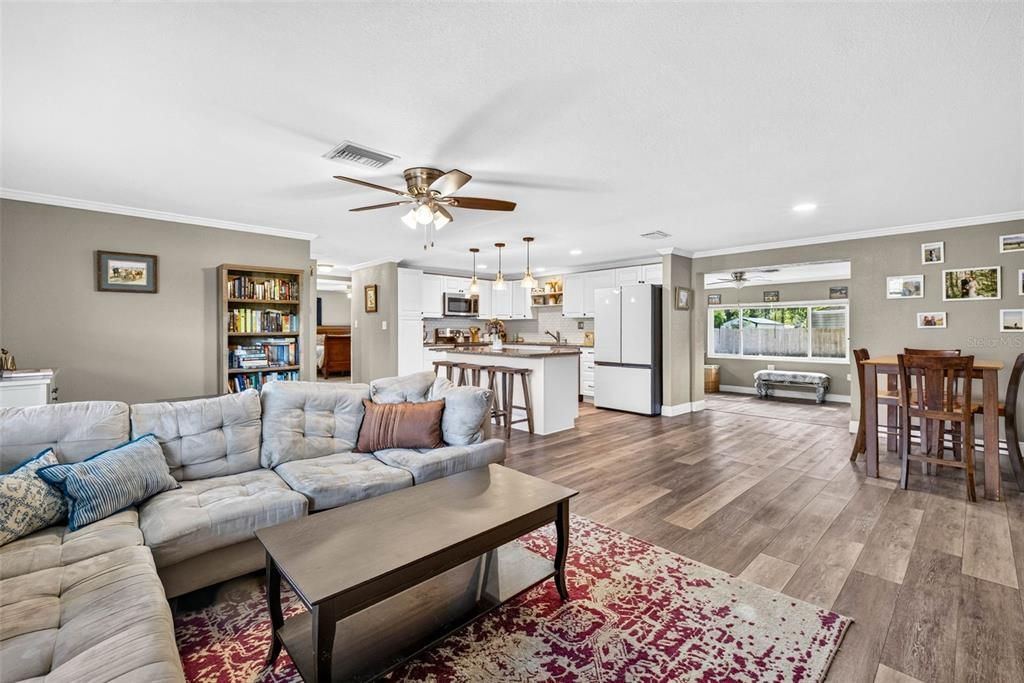 For Sale: $724,900 (3 beds, 2 baths, 1816 Square Feet)