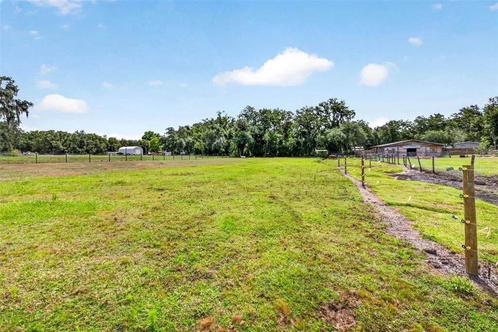 For Sale: $724,900 (3 beds, 2 baths, 1816 Square Feet)