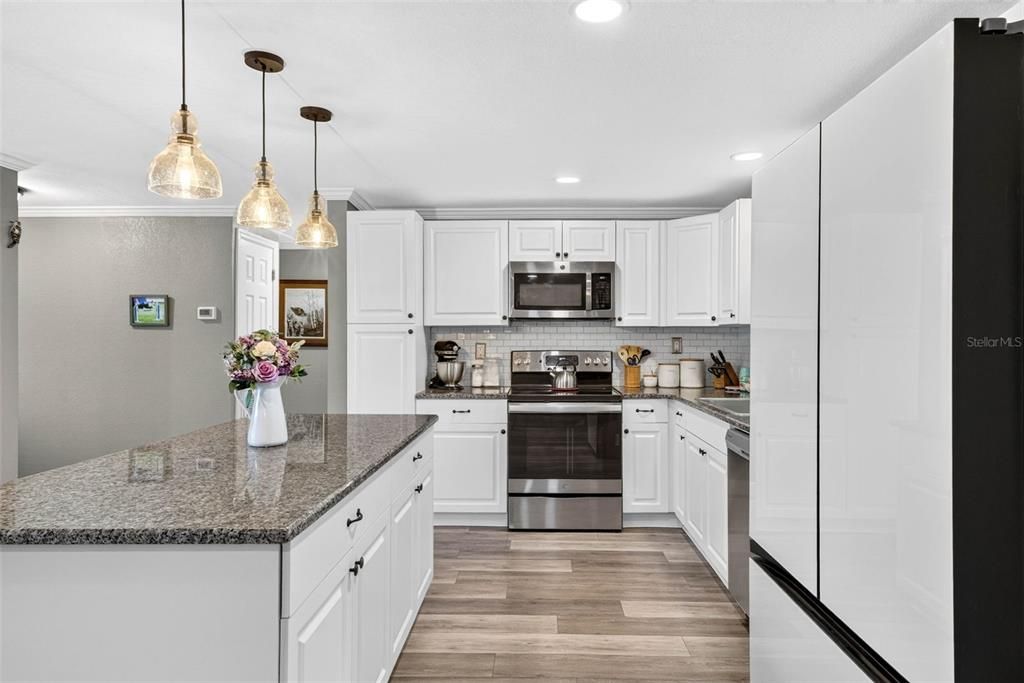 For Sale: $724,900 (3 beds, 2 baths, 1816 Square Feet)