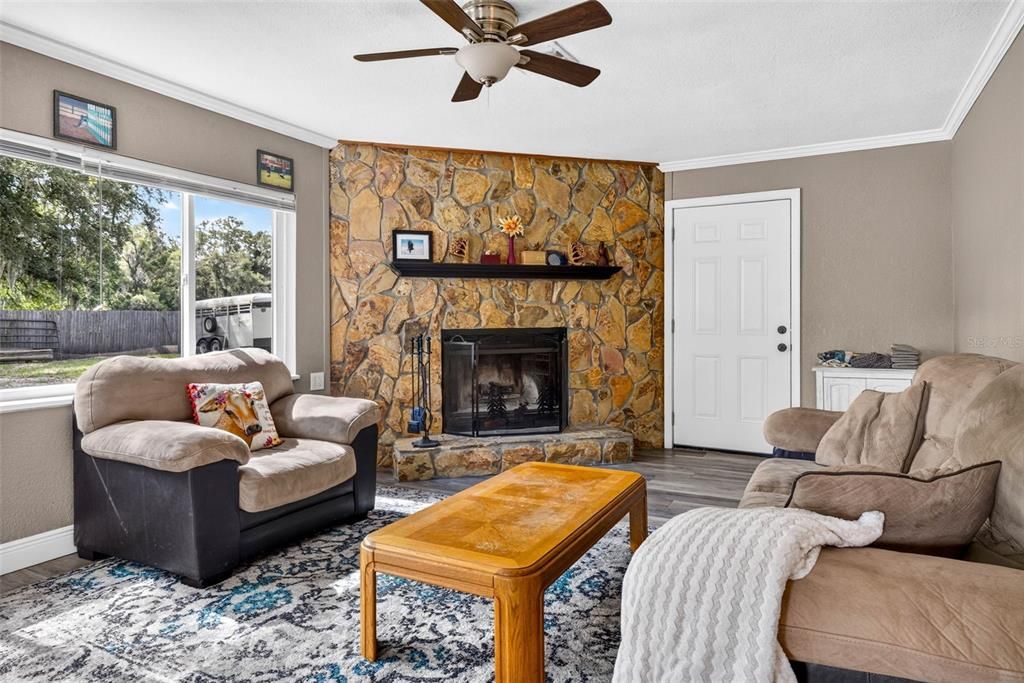 For Sale: $724,900 (3 beds, 2 baths, 1816 Square Feet)
