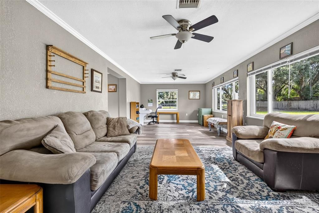 For Sale: $724,900 (3 beds, 2 baths, 1816 Square Feet)