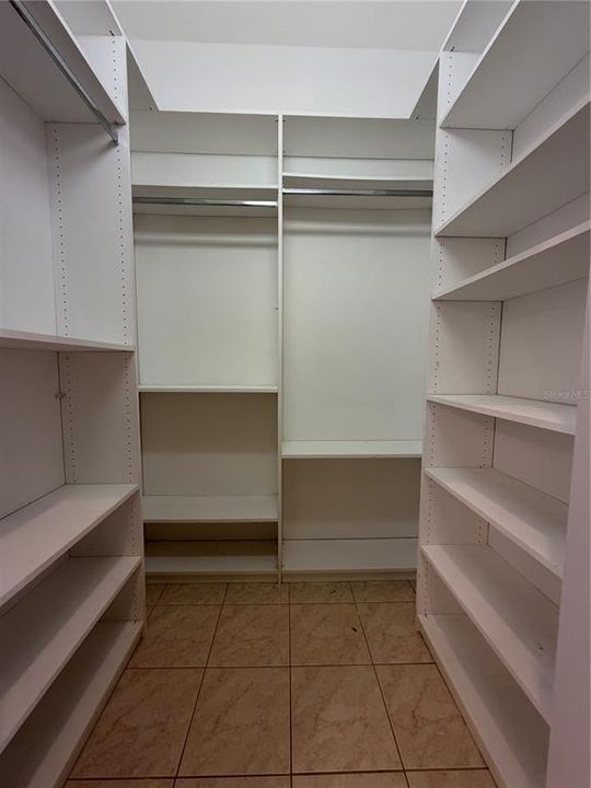 For Rent: $3,195 (3 beds, 3 baths, 2319 Square Feet)