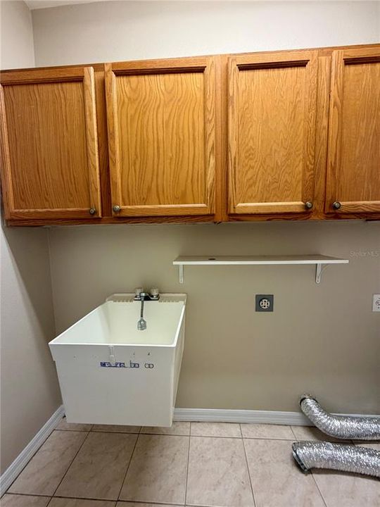 For Rent: $3,195 (3 beds, 3 baths, 2319 Square Feet)