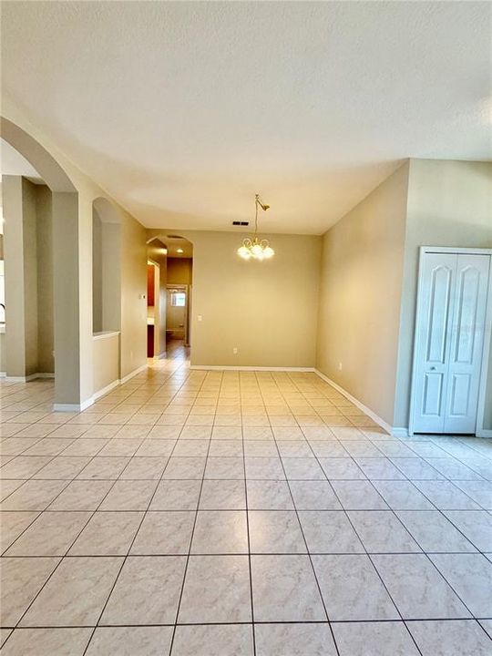 For Rent: $3,195 (3 beds, 3 baths, 2319 Square Feet)