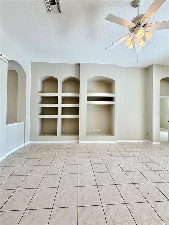 For Rent: $3,195 (3 beds, 3 baths, 2319 Square Feet)