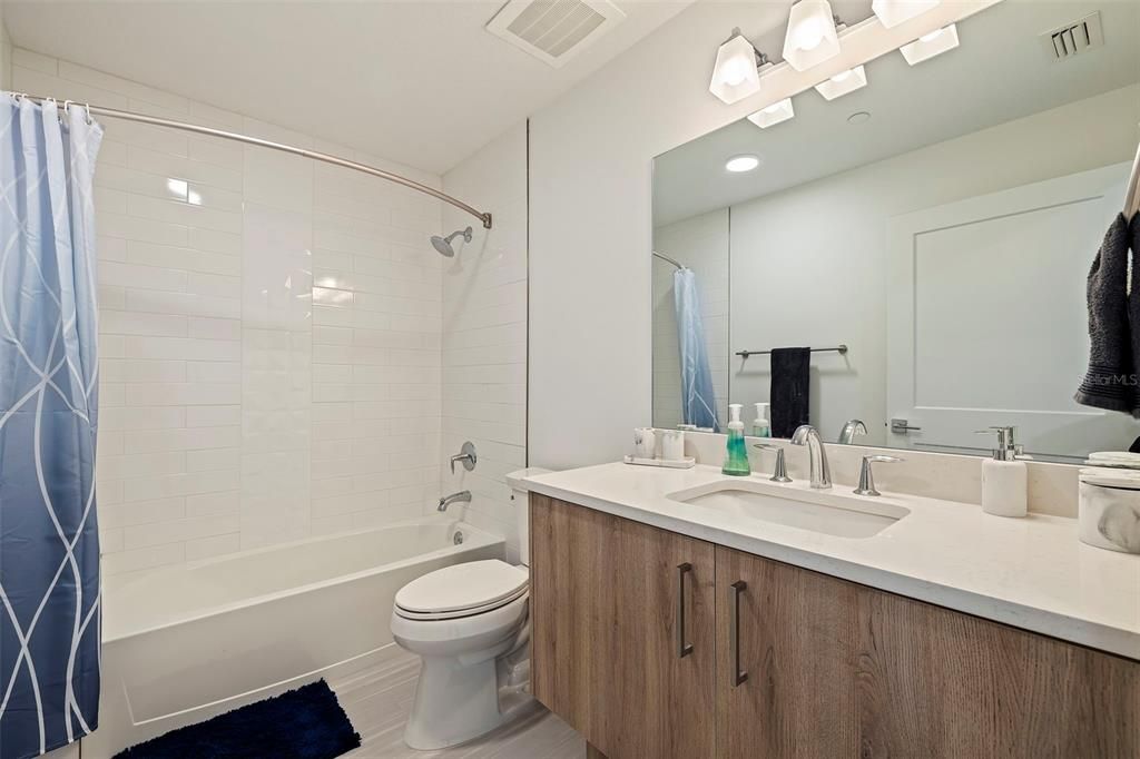 For Rent: $5,500 (3 beds, 2 baths, 1800 Square Feet)