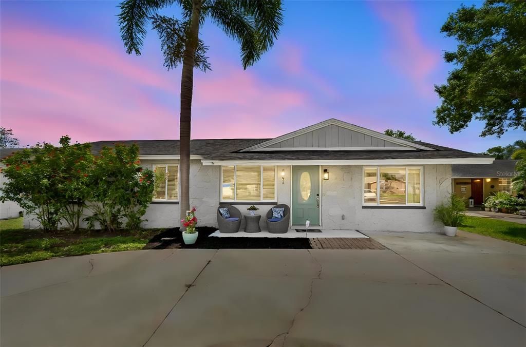 На продажу: $424,999 (4 спален, 2 ванн, 1196 Квадратных фут)
