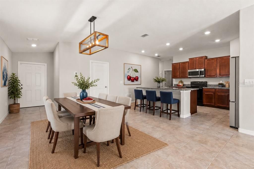 For Sale: $339,900 (4 beds, 2 baths, 1841 Square Feet)