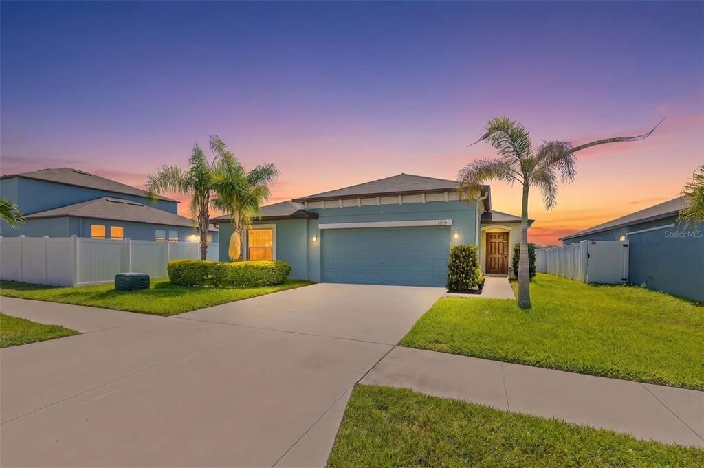 For Sale: $339,900 (4 beds, 2 baths, 1841 Square Feet)