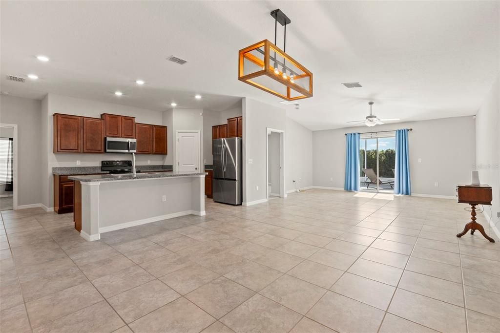 For Sale: $339,900 (4 beds, 2 baths, 1841 Square Feet)