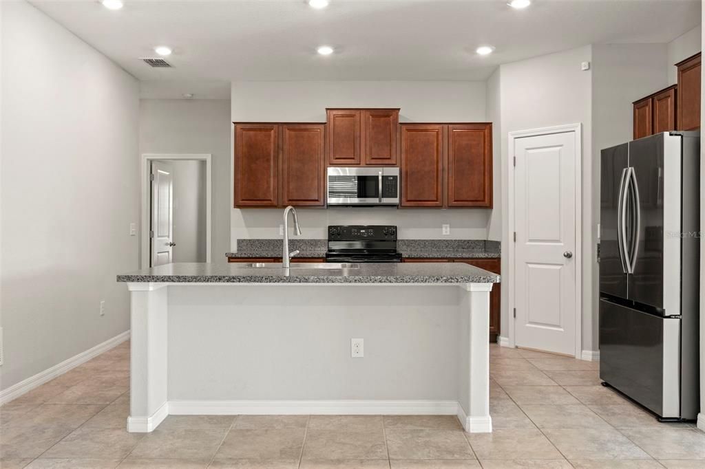 For Sale: $339,900 (4 beds, 2 baths, 1841 Square Feet)