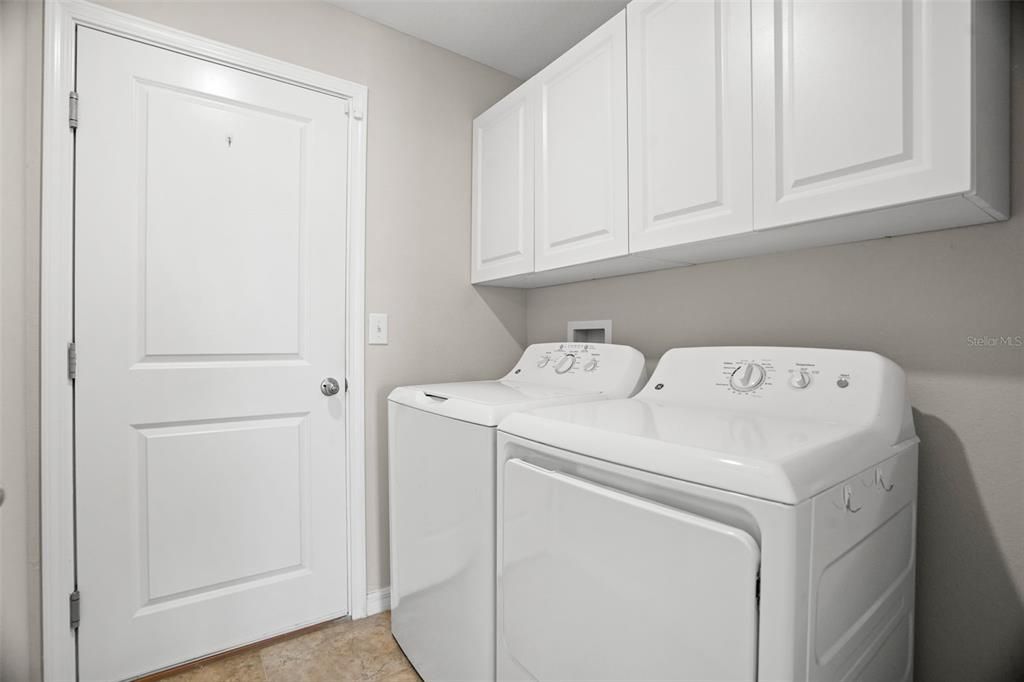 For Sale: $339,900 (4 beds, 2 baths, 1841 Square Feet)