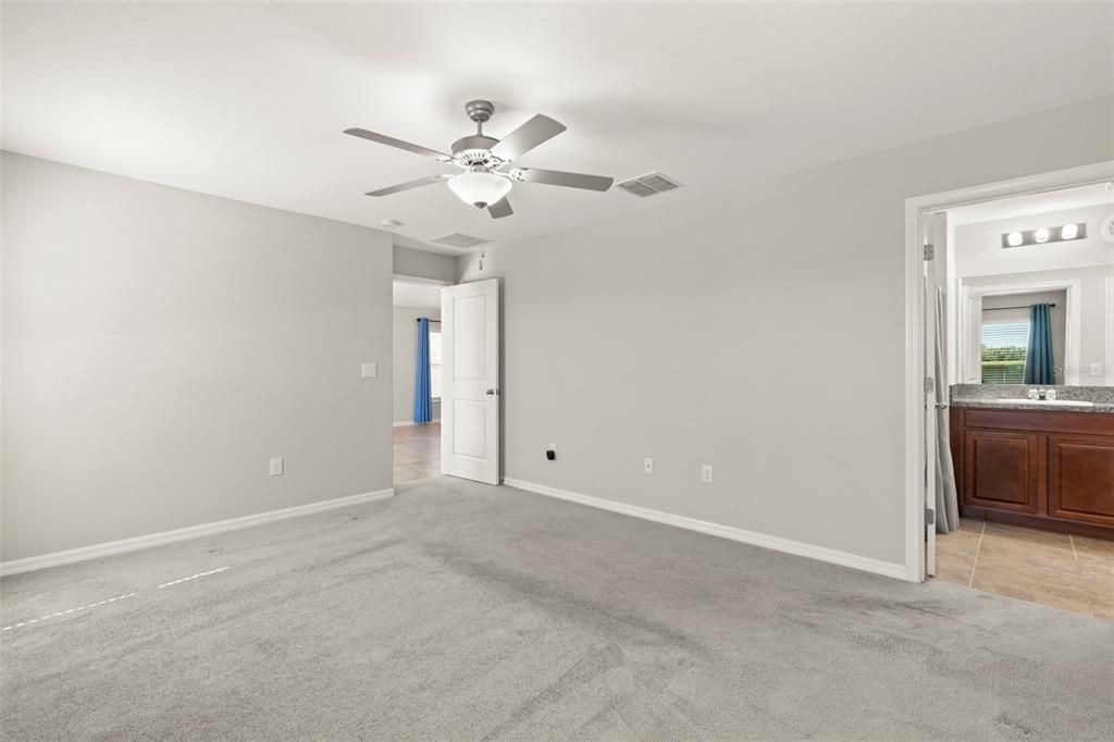 For Sale: $339,900 (4 beds, 2 baths, 1841 Square Feet)