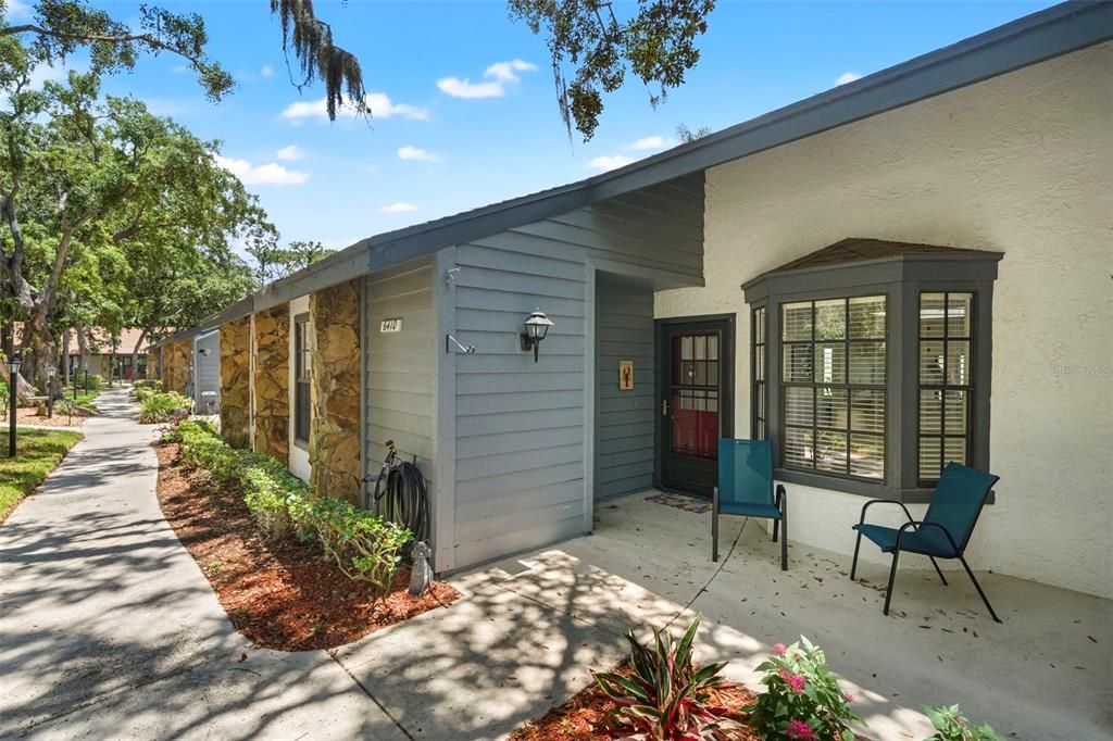 For Sale: $195,000 (2 beds, 2 baths, 995 Square Feet)
