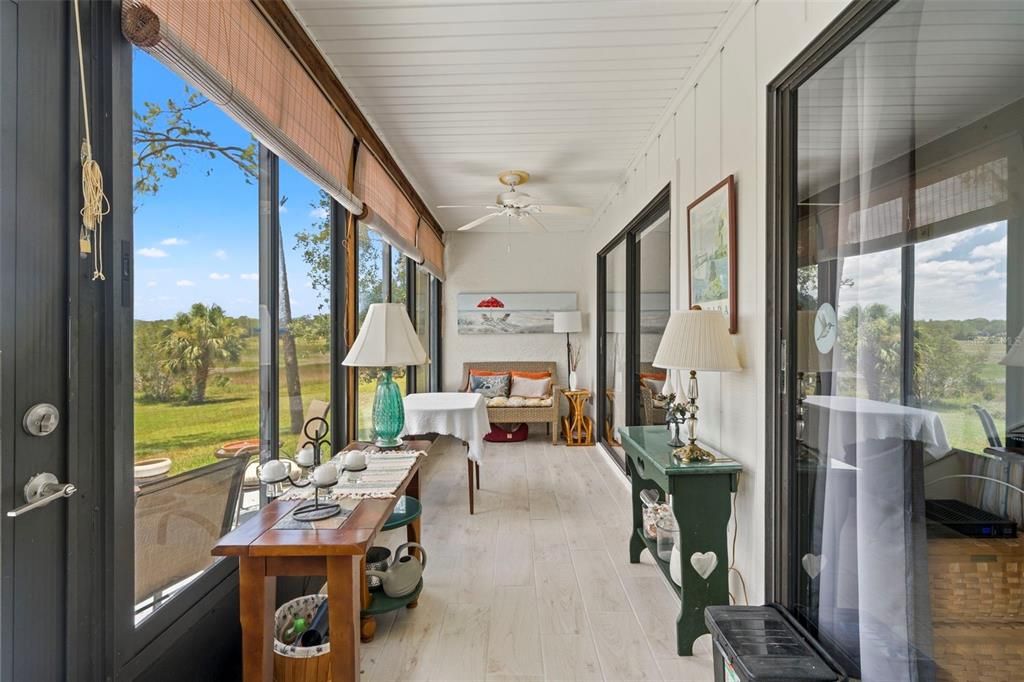 For Sale: $195,000 (2 beds, 2 baths, 995 Square Feet)