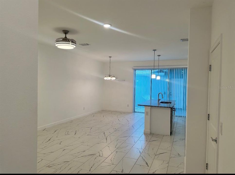 В аренду: $3,000 (4 спален, 3 ванн, 1736 Квадратных фут)