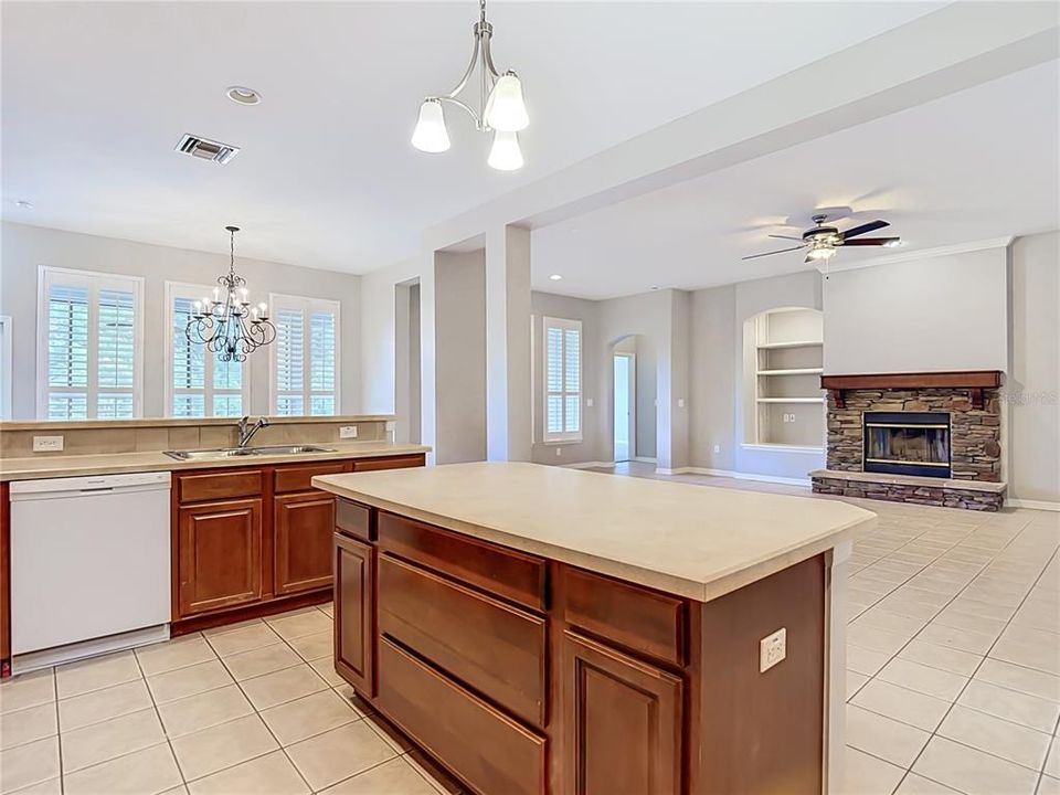 For Sale: $549,000 (4 beds, 3 baths, 3384 Square Feet)