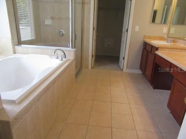 For Sale: $549,000 (4 beds, 3 baths, 3384 Square Feet)