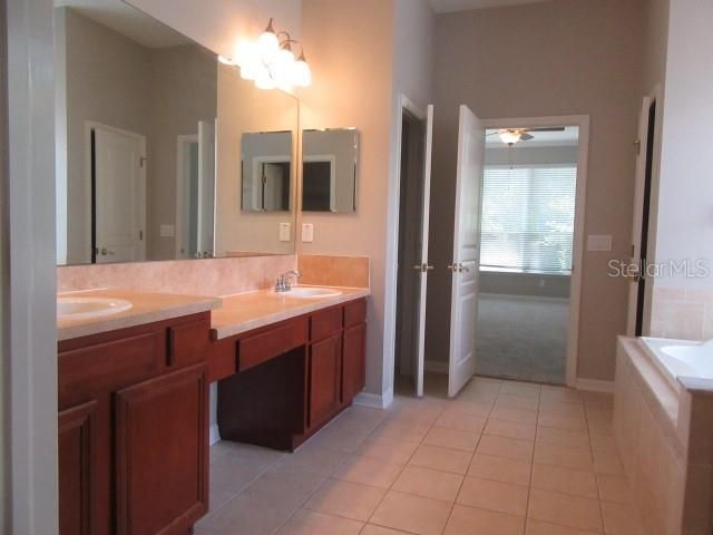 For Sale: $549,000 (4 beds, 3 baths, 3384 Square Feet)