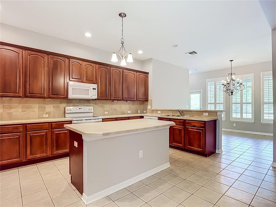 For Sale: $549,000 (4 beds, 3 baths, 3384 Square Feet)