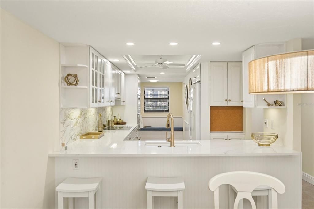 For Sale: $1,100,000 (2 beds, 2 baths, 1361 Square Feet)