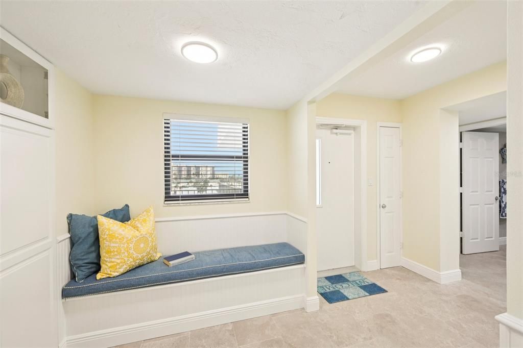 For Sale: $1,100,000 (2 beds, 2 baths, 1361 Square Feet)