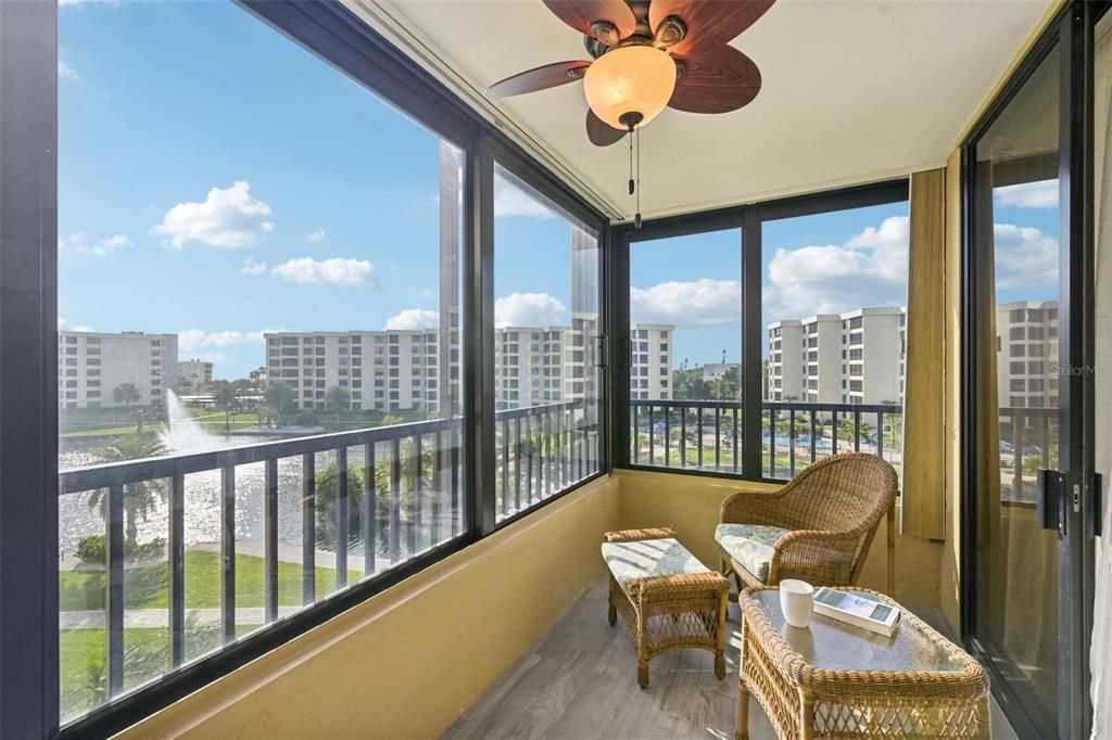 For Sale: $1,100,000 (2 beds, 2 baths, 1361 Square Feet)