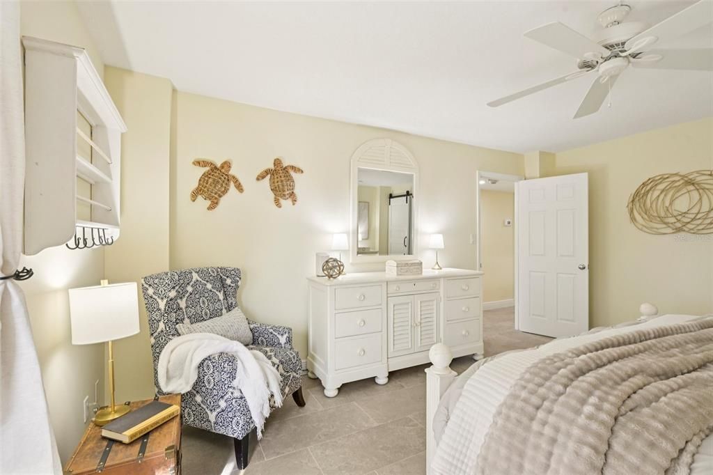 For Sale: $1,100,000 (2 beds, 2 baths, 1361 Square Feet)