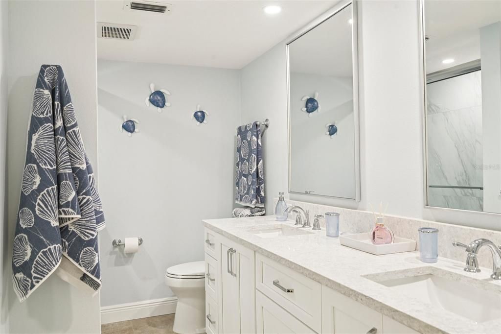 For Sale: $1,100,000 (2 beds, 2 baths, 1361 Square Feet)
