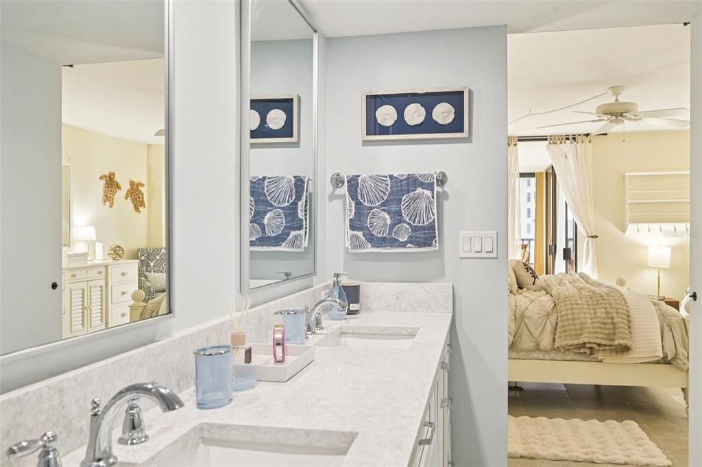 For Sale: $1,100,000 (2 beds, 2 baths, 1361 Square Feet)